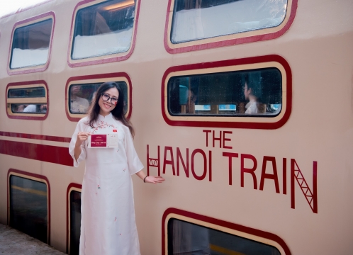 ハノイ2階建て観光列車